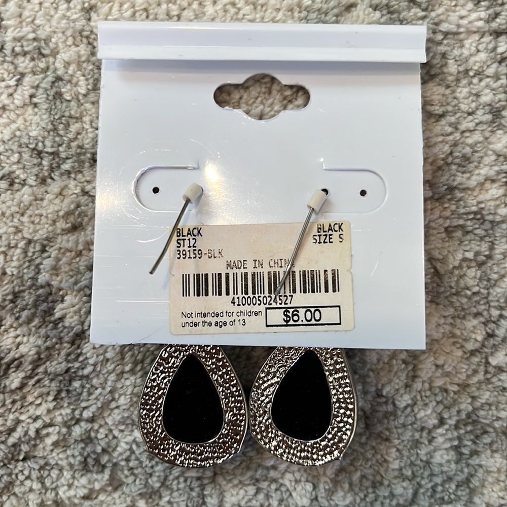 🌻Dangle Earrings🌻   - Picture 2 of 2
